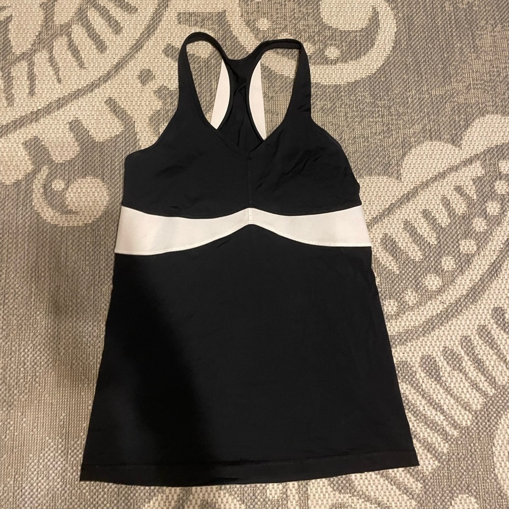 Lululemon black and white racer back tank top